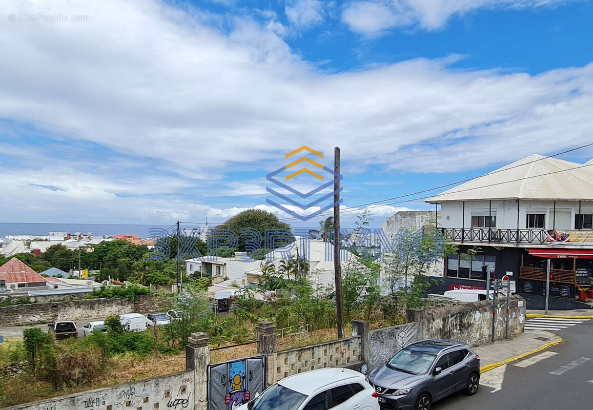 Saint-Pierre - centre-vile : appartement T4 de +150 m2 - photo 3