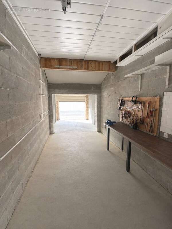 Sète  pont-levis  villa rénovée avec 3 chambres, bureau et double garage - photo 13