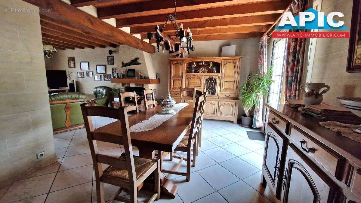 Maison à LE THILLAY