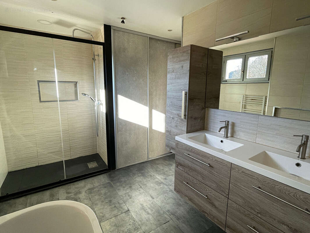 Maison à LONGCHAMPS