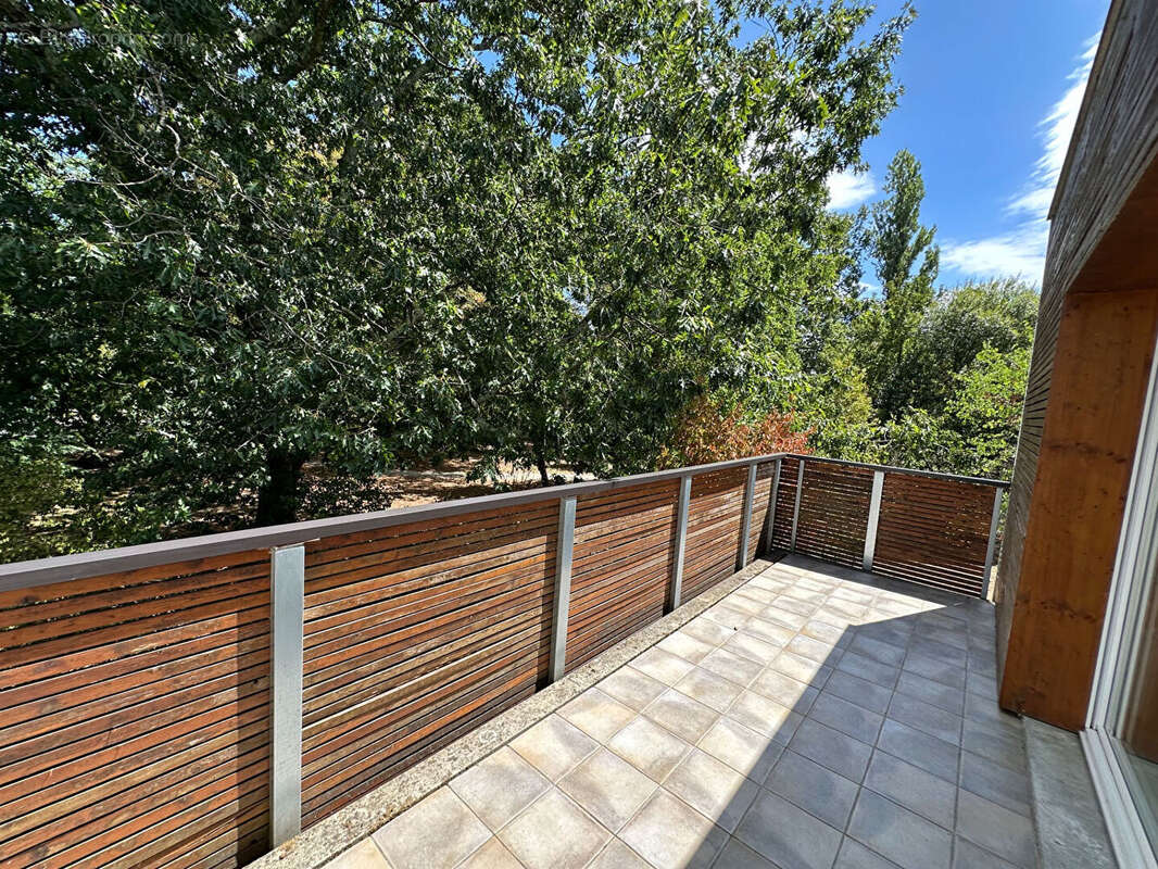 Appartement 63 m² à Merignac  - photo 2