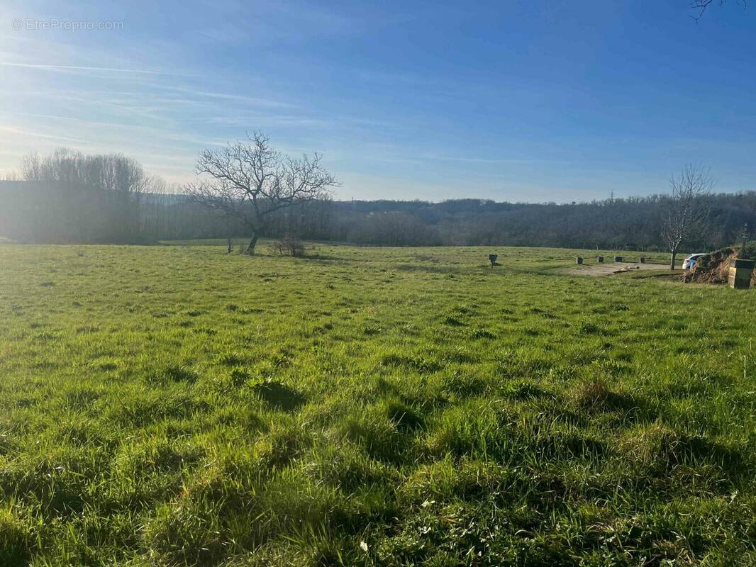 Terrain à CAHORS
