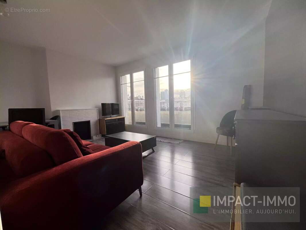 Appartement à COURBEVOIE