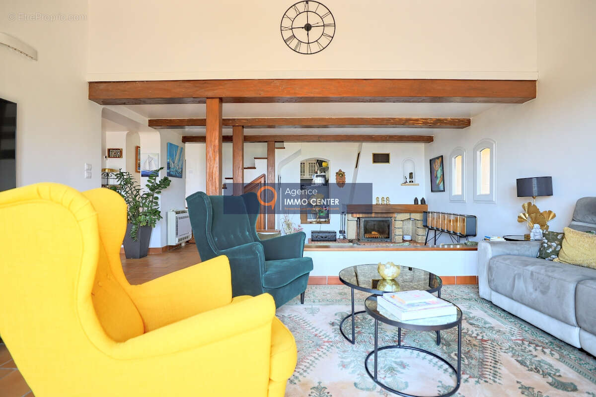 Maison traditionnelle de 150 m2 sur une parcelle de 2335 m2, avec piscine, garage - photo 6