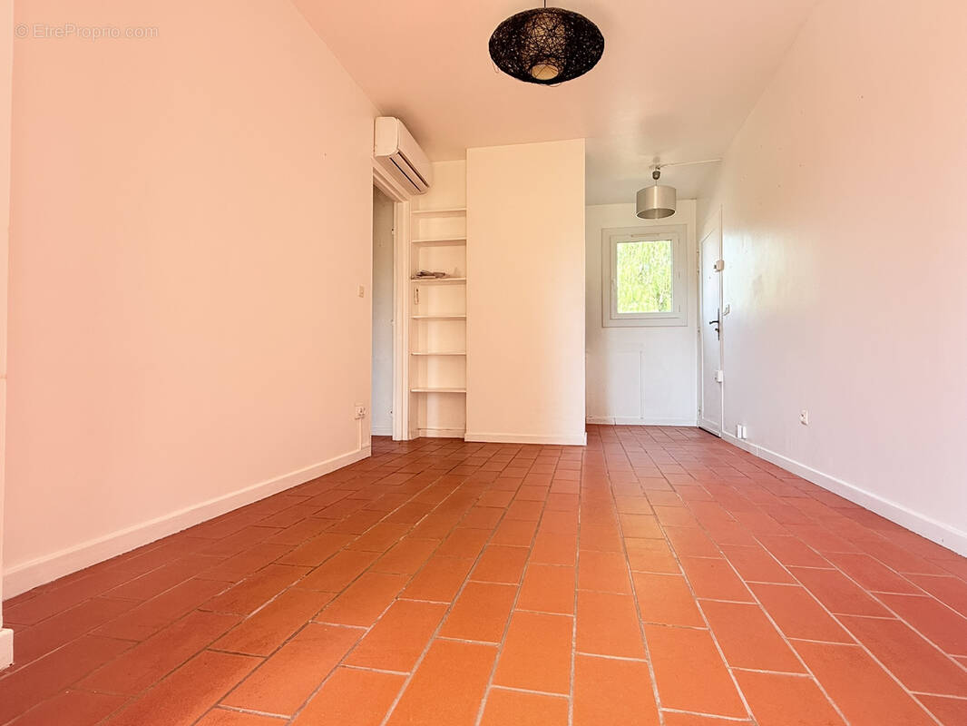Appartement à LA LONDE-LES-MAURES