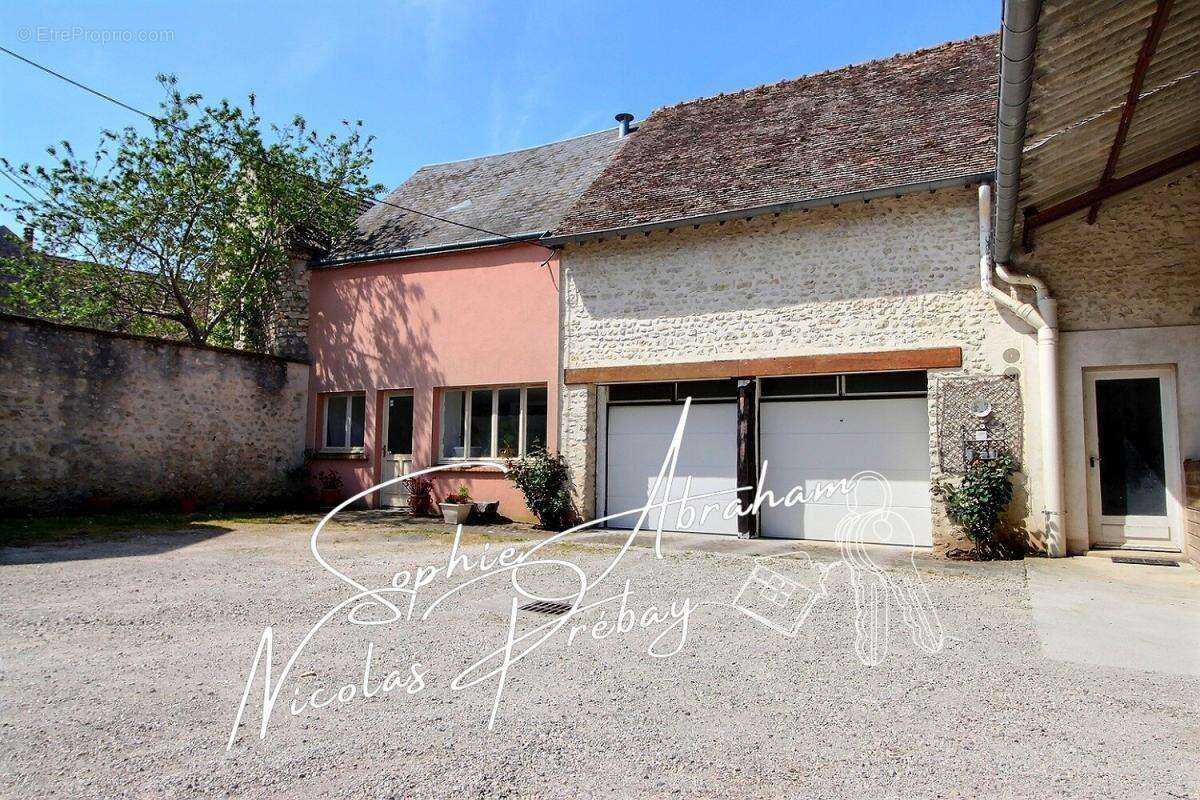 Maison à MEREVILLE