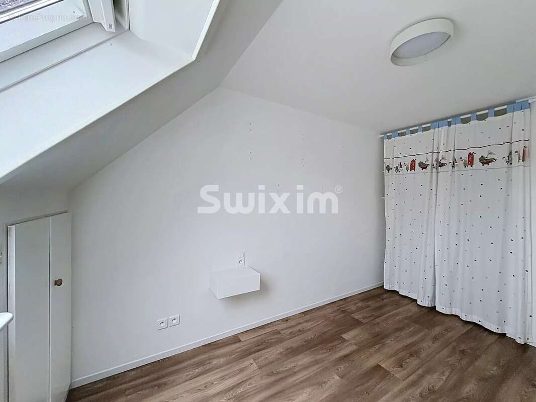 Wattrelos – Maison lumineuse avec jardin, garage et 4 chambres - photo 12