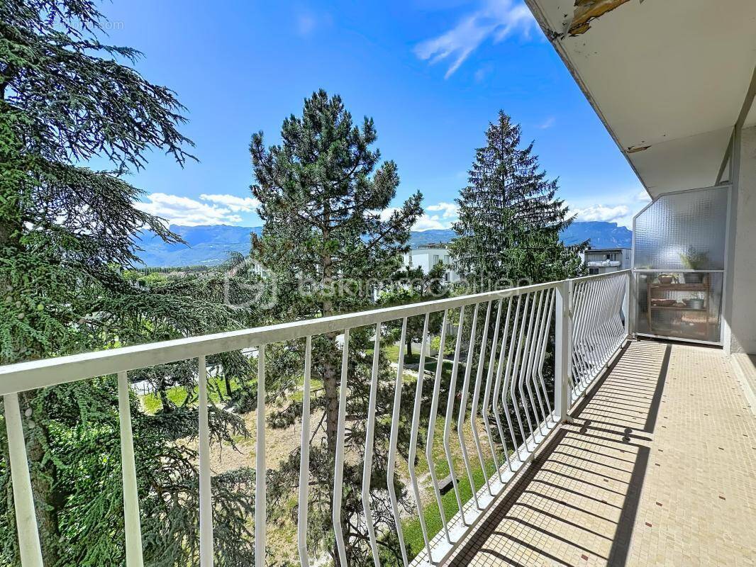 Appartement à SAINT-MARTIN-D'HERES