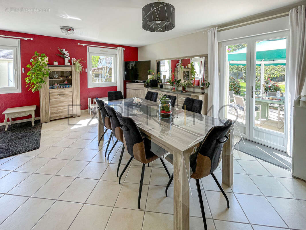 Maison à SAINT-LYPHARD