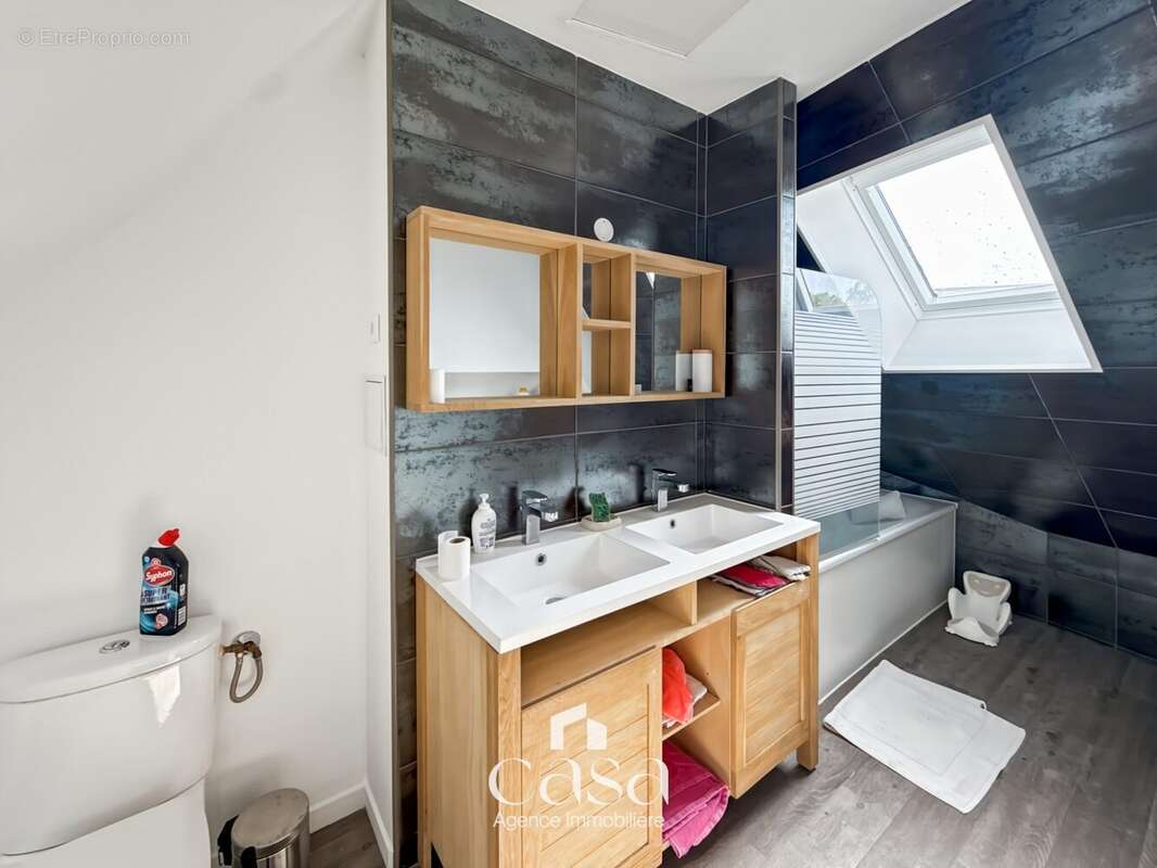 Maison 165 m² à Morteaux-Couliboeuf  - photo 9