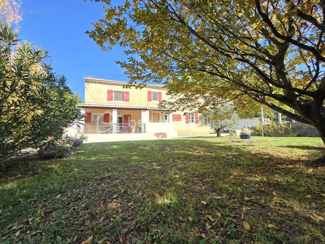 Maison à SAINT-JULIEN-DE-PEYROLAS