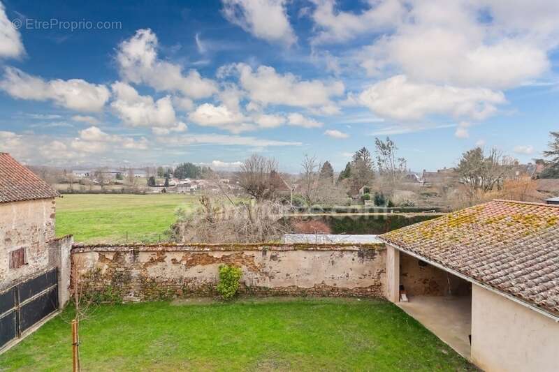 Maison à MAGNAC-LAVAL
