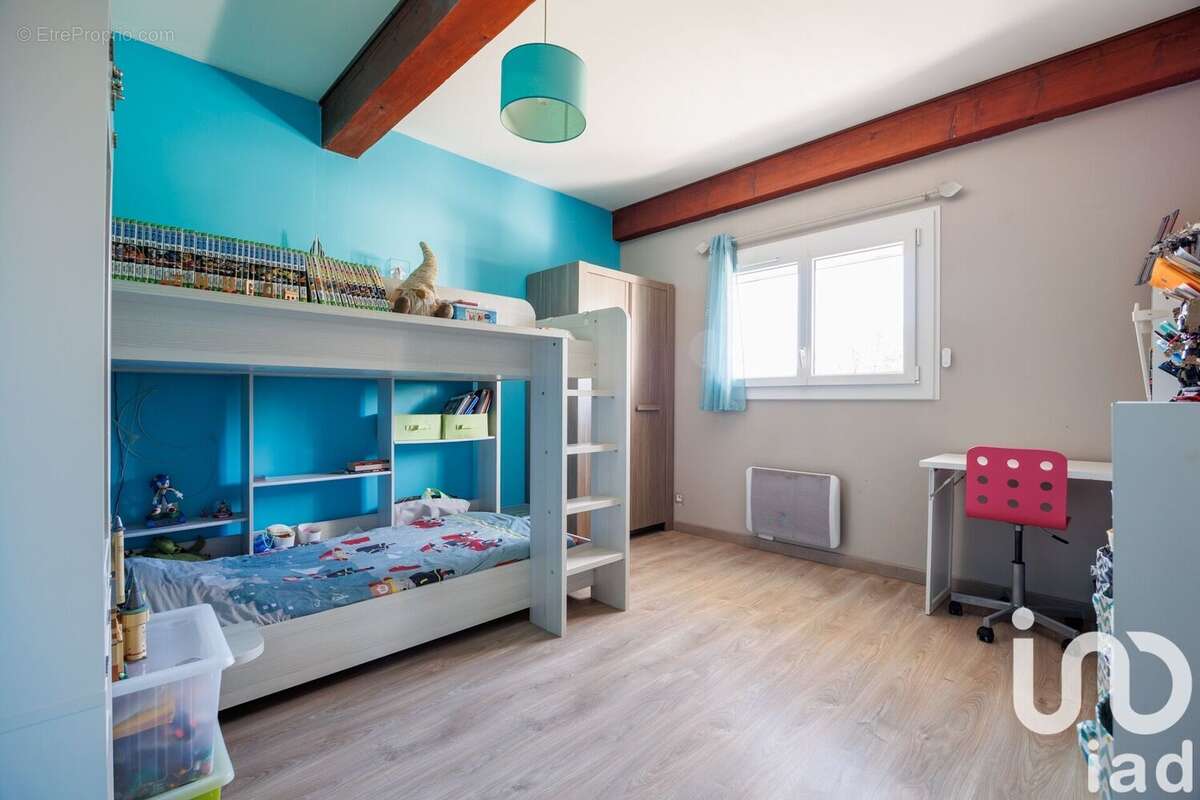 Photo 8 - Maison à SAINT-GENIS-LES-OLLIERES