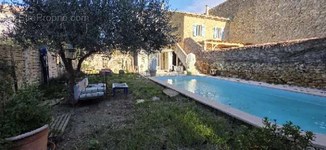 Maison à MOUSSAN