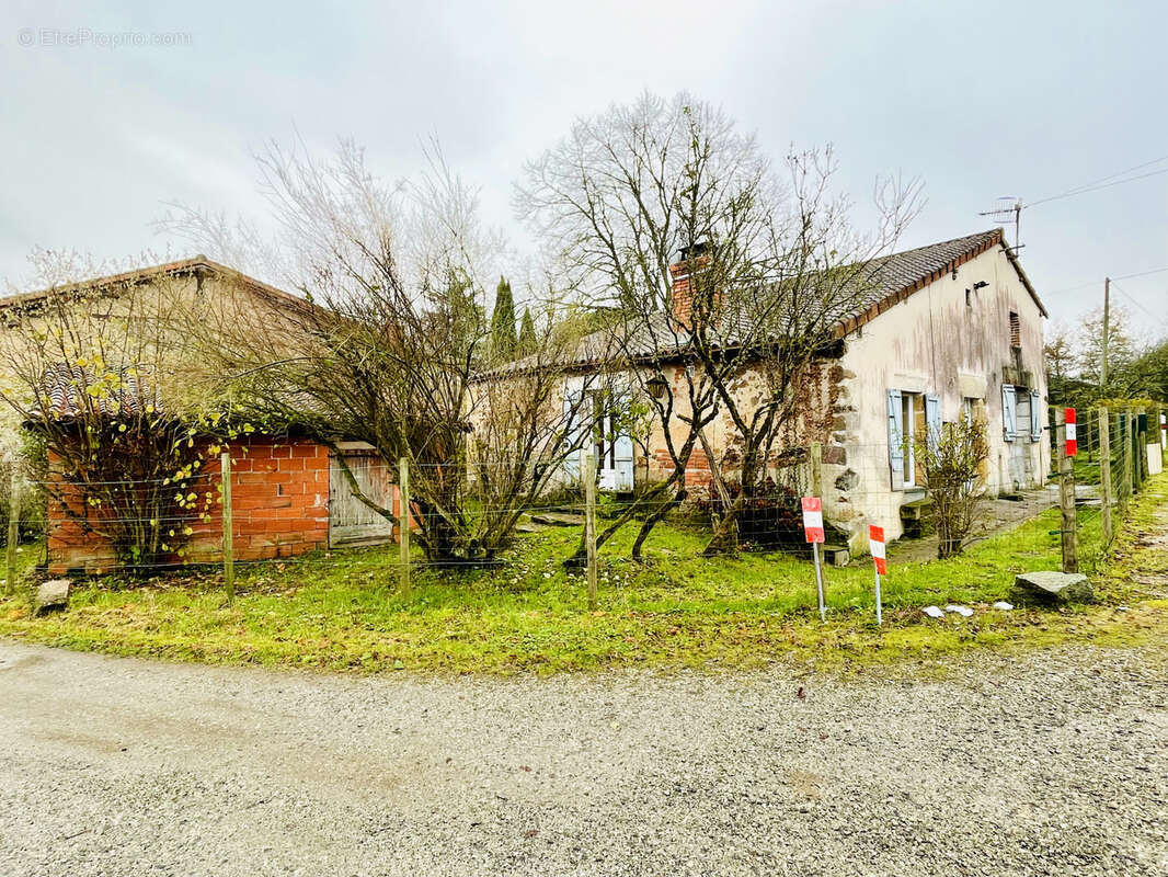 Maison à AVAILLES-LIMOUZINE