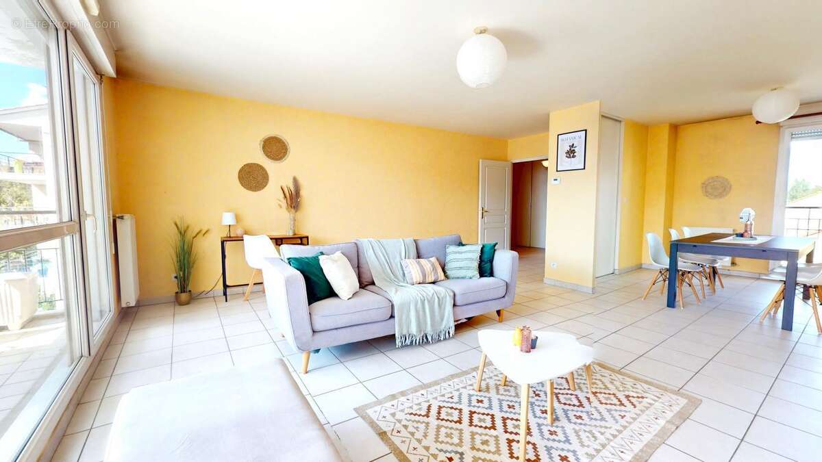 Appartement à TASSIN-LA-DEMI-LUNE