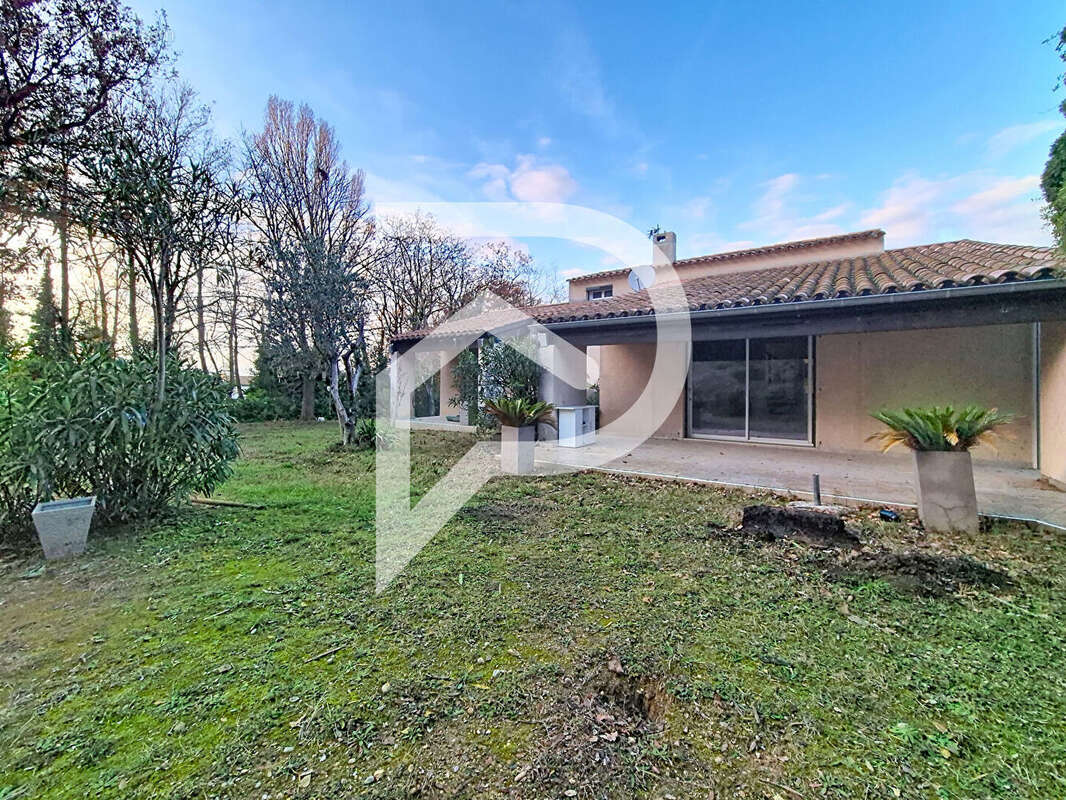 Maison à MONTBOUCHER-SUR-JABRON