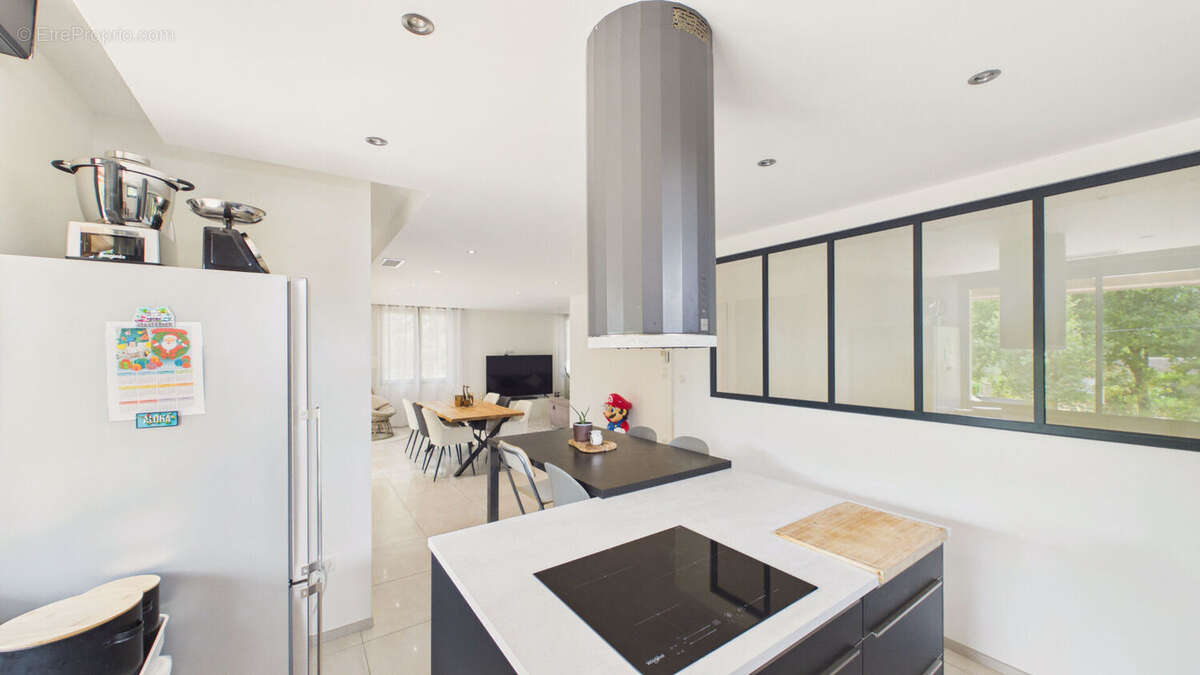 Maison entièrement rénovée de 140 m² au calme sans vis à vis - photo 7