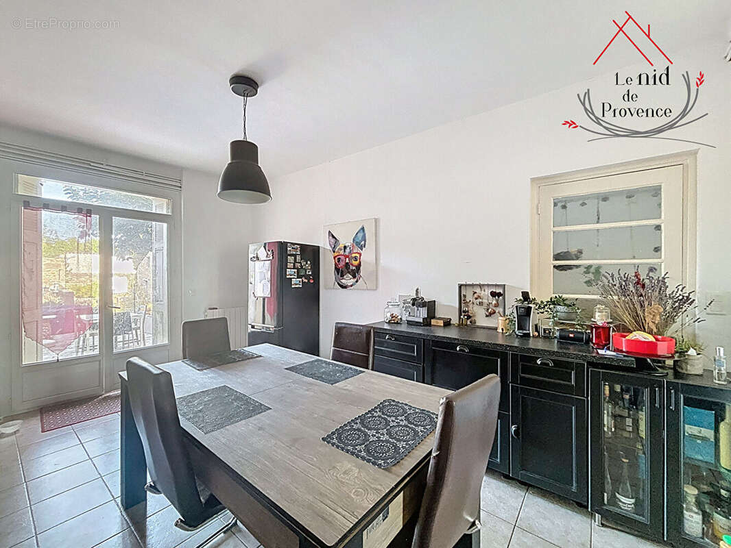 Maison à SAINTE-CECILE-LES-VIGNES