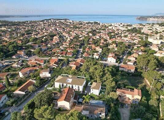 Appartement à SIX-FOURS-LES-PLAGES
