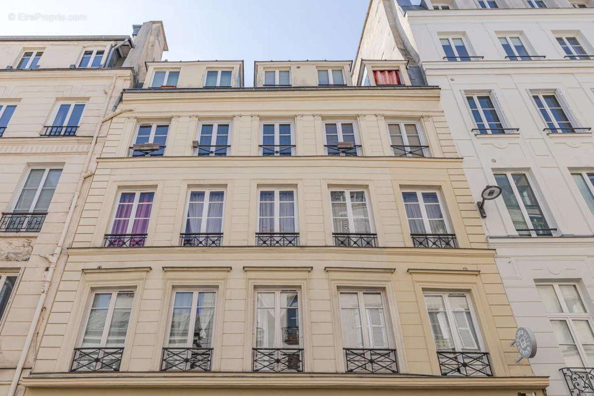 Appartement à PARIS-3E