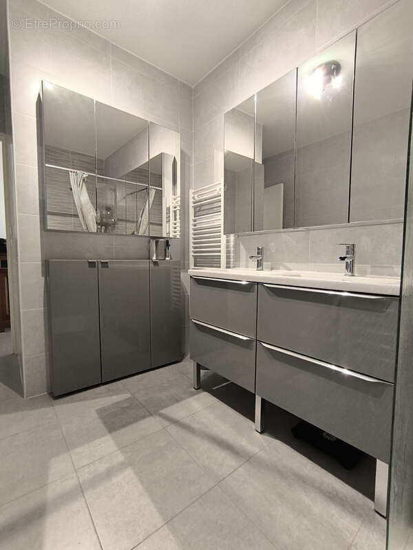 Appartement à SIX-FOURS-LES-PLAGES