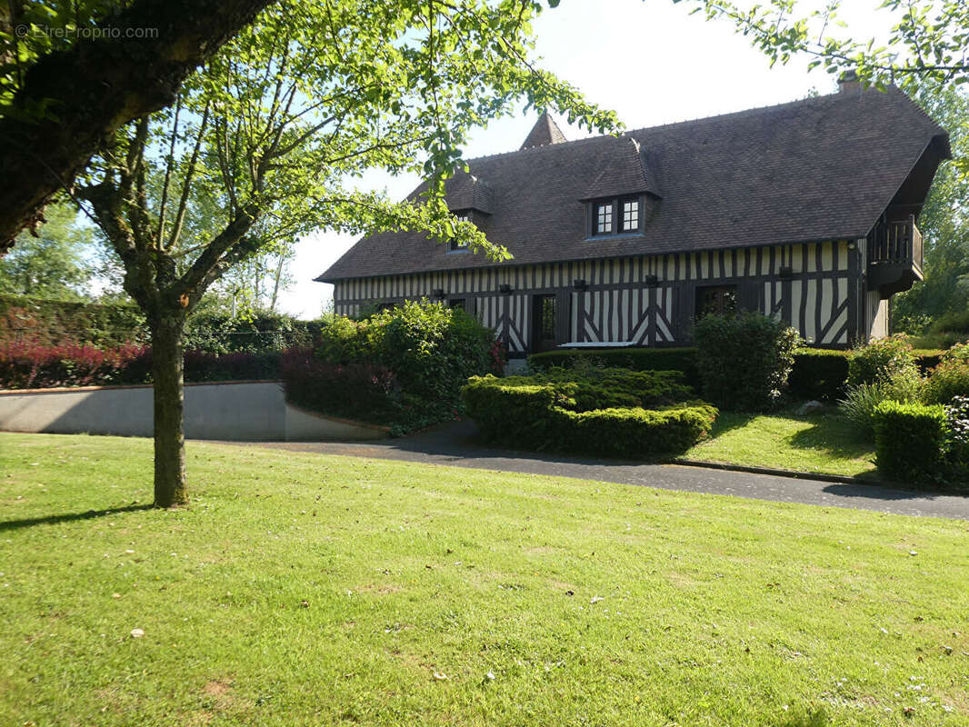 Maison à PONT-L&#039;EVEQUE