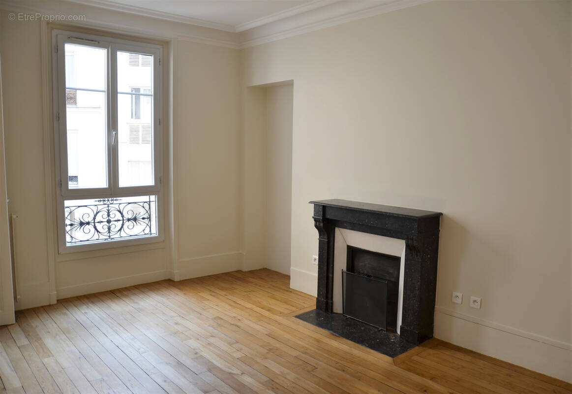 Appartement à PARIS-20E