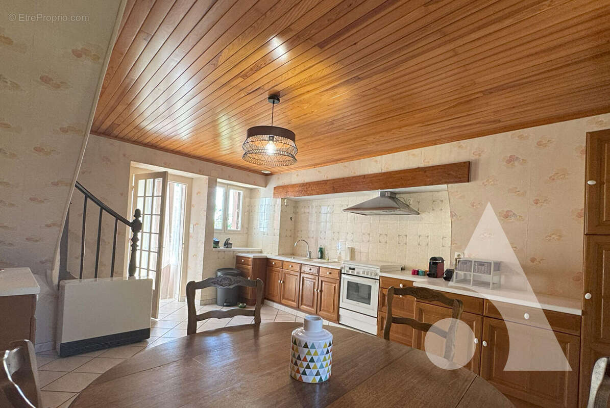 Maison à SALIGNAC-EYVIGUES