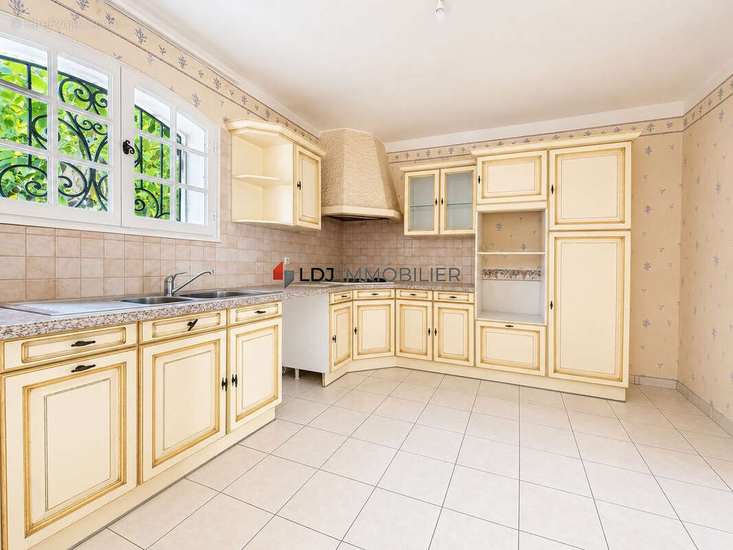 Maison 77 m² à Perpignan  - photo 3