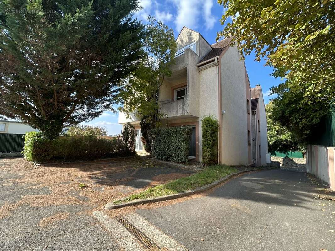 Appartement à SAINT-GERMAIN-LES-CORBEIL