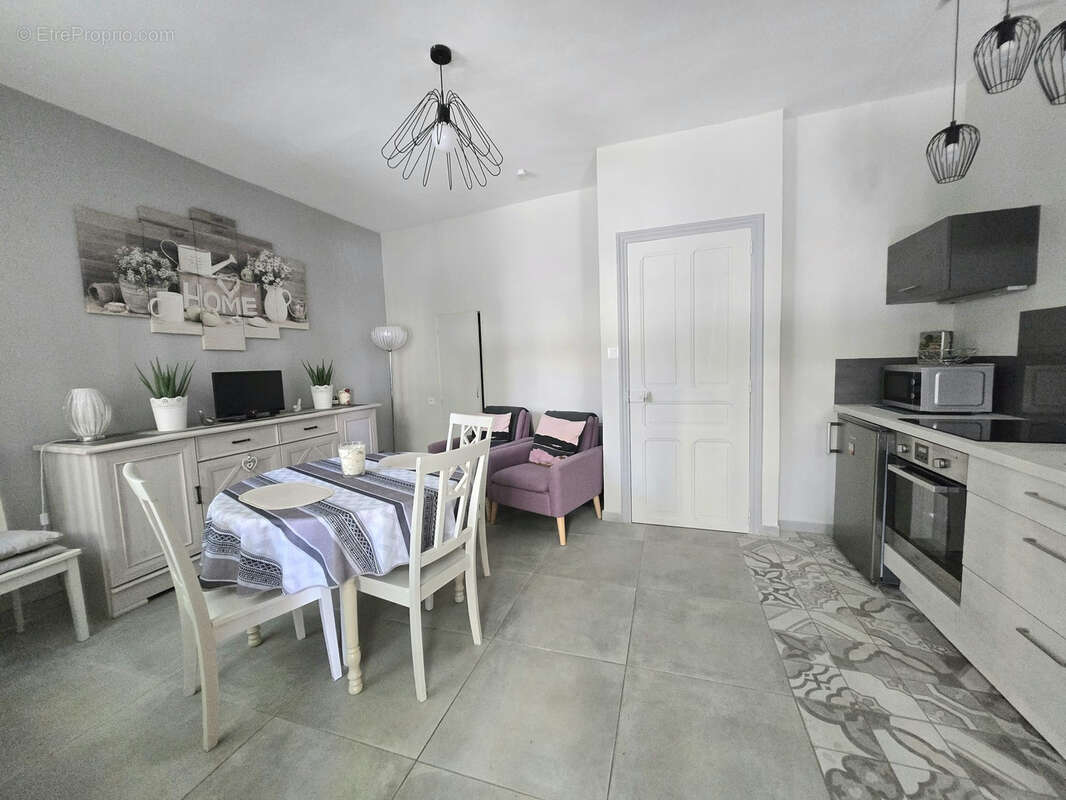 Maison centre village - photo 2