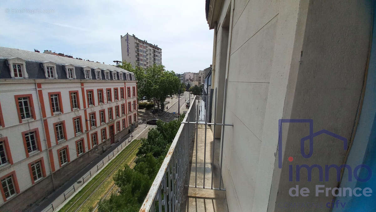 Appartement 56 m² à Saint-Etienne  - photo 9