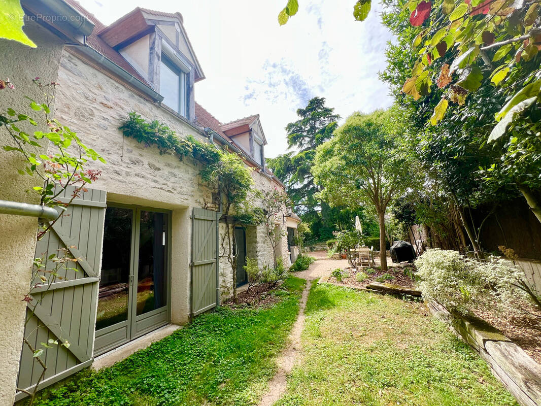 Maison à THOIRY