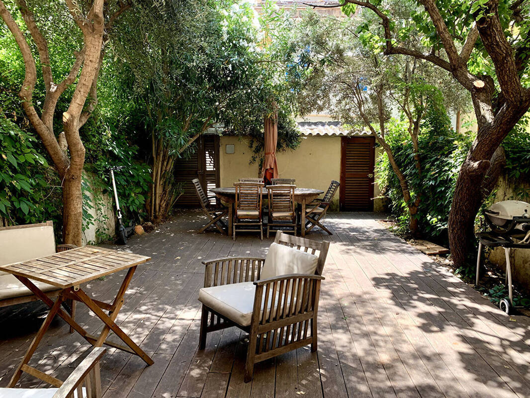 Appartement à MARSEILLE-6E