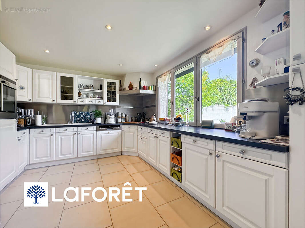 Maison 6 pièces quartier gare avec piscine à vendre à Sainte-Geneviève-des-Bois - photo 4