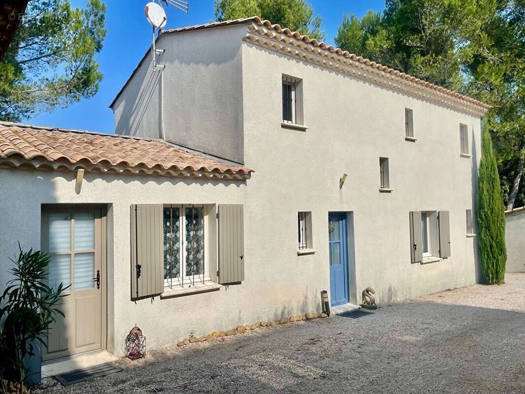 Maison à SAUVETERRE