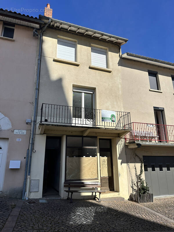 Maison à LIVINHAC-LE-HAUT