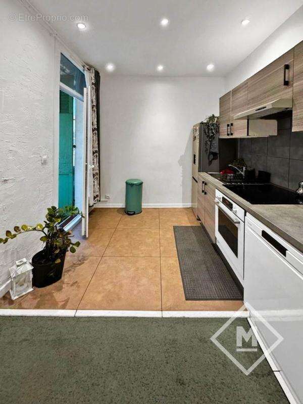 Appartement à MARSEILLE-5E