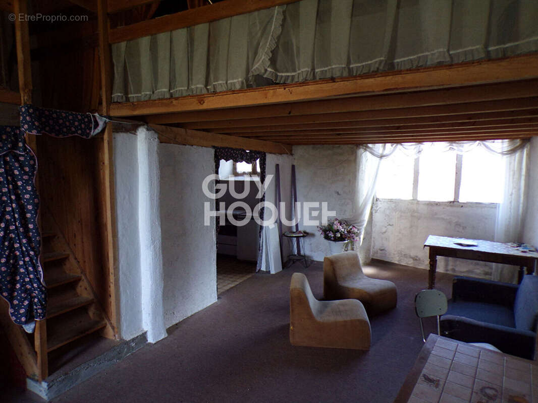 Maison à FIX-SAINT-GENEYS