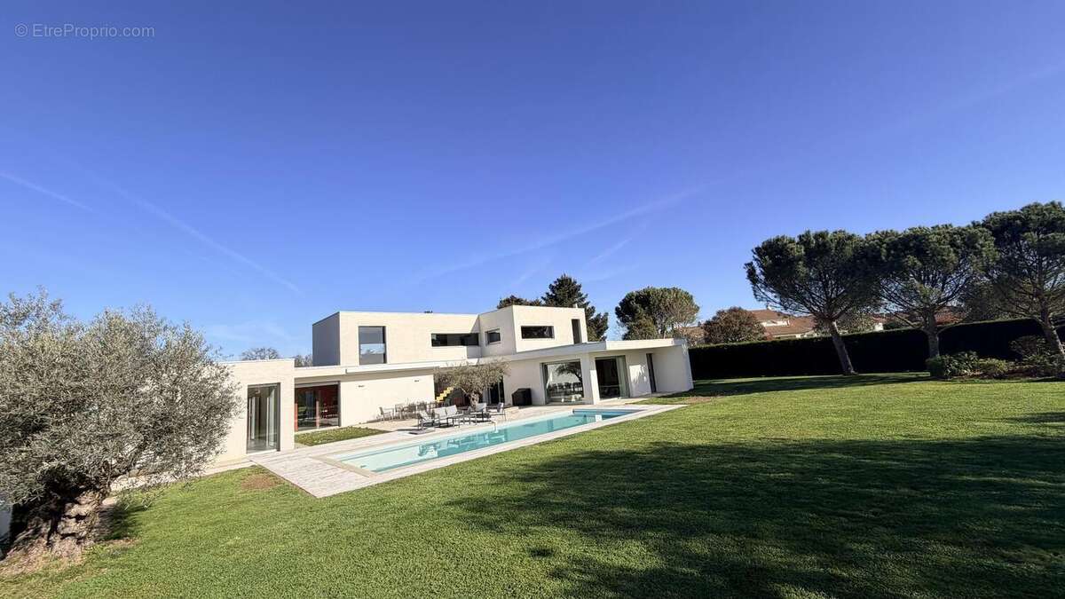 Photo 3 - Maison à LA TOUR-DE-SALVAGNY