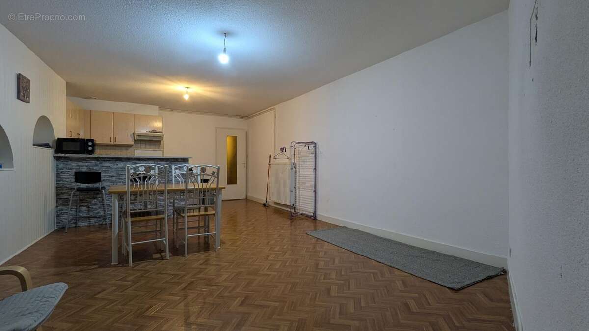Maison 199 m² à Saint-Remy-Sur-Durolle  - photo 7