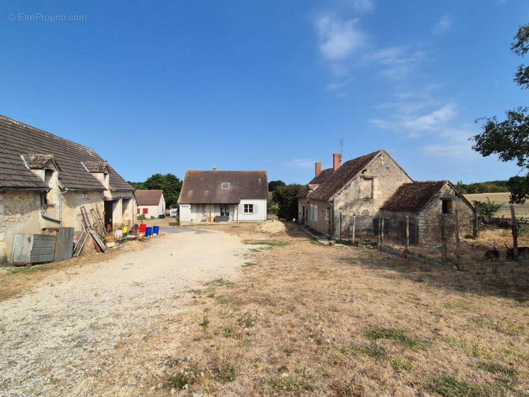 Maison 13 pièces 250 m² · à Beaumont-Village · 250 m² · 445 200 €