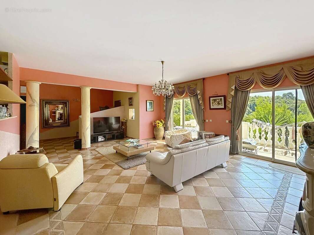 GRANDE VILLA BIOT (06410) vue mer du salon et des chambres - photo 5