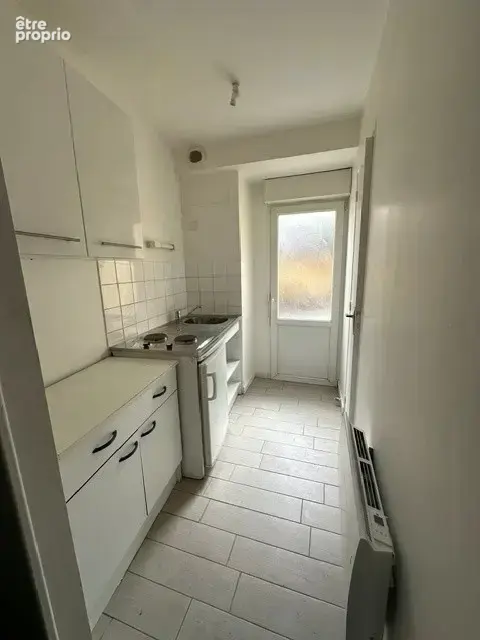 LAVAL Avesnières, un immeuble de rapport comprenant 6 studios. - photo 3