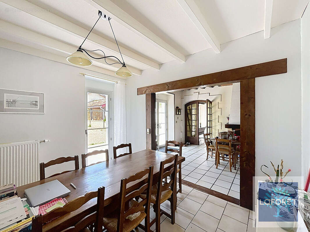 Propriété 5 chambres de 288m2 avec piscine et son parc. - photo 10