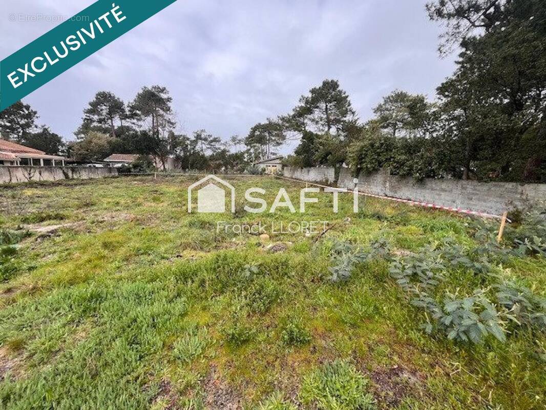Photo 1 - Terrain à VENDAYS-MONTALIVET