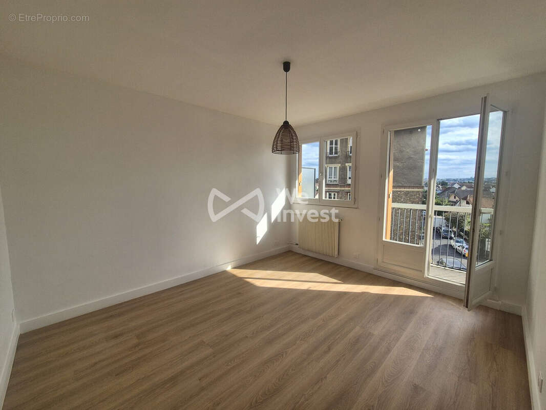 Appartement à LES PAVILLONS-SOUS-BOIS