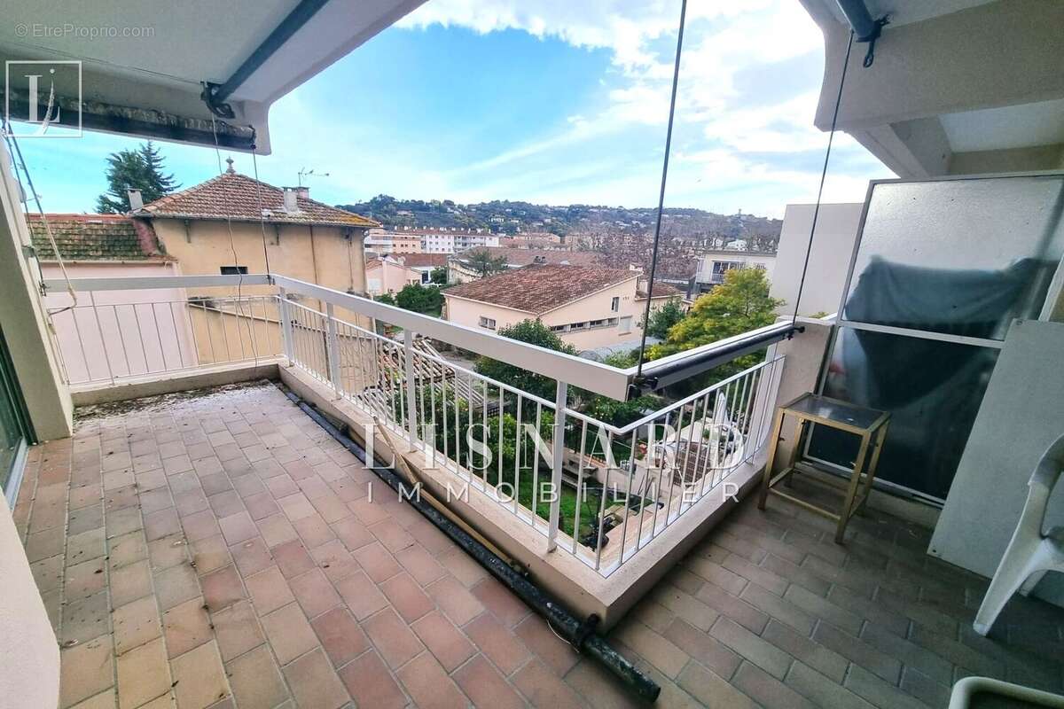 Appartement à VALLAURIS