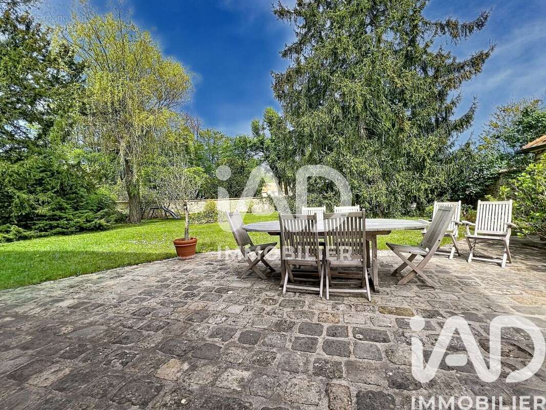 Maison 266 m² à Tournan-En-Brie  - photo 7